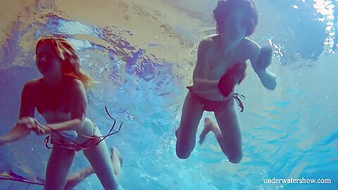 Balkan teens Marusia And Melisa Darkova Underwater (18+)