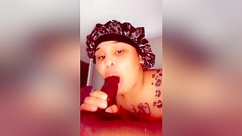 Pretty Yella Hoe Eating Nur