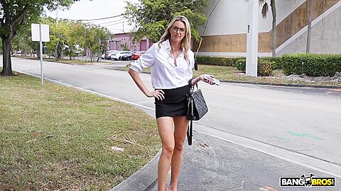 Tall Girl Alli - Horny Tall Girl Needs Bbc