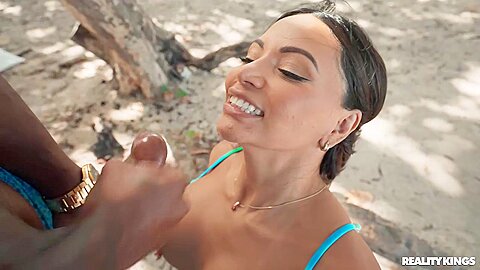 Dickdealer Don And Brandy Salazar - Outdoor Anal Sex With Luscious Milf