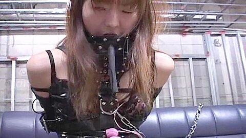 Sm Miracle No-0022 - Japanese :: Bent Over Blue Couch Blowjob Scene With Plug